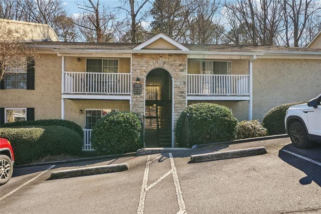 1 bedroom, 1 bathroom, 625 sq ft condominium for sale at 3115 Seven Pines Court 207, Atlanta, GA 30339