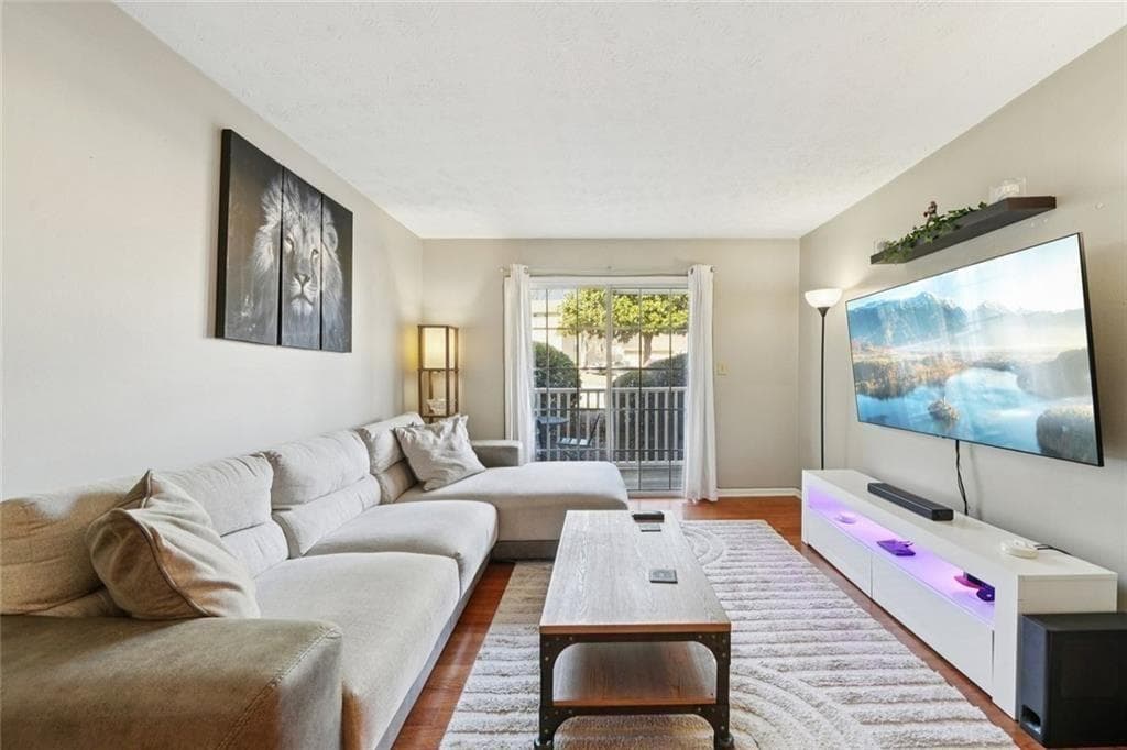 1 bedroom, 1 bathroom, 625 sq ft condominium for sale at 3115 Seven Pines Court 207, Atlanta, GA 30339 — photo 5