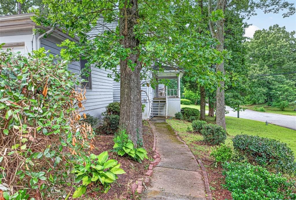 4 bedroom, 4 bathroom, 2,800 sq ft single family residence under contract at 3356 Benton Harbor Court, Decatur, GA 30034 — photo 4