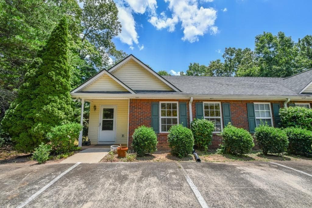 2 bedroom, 2 bathroom, 1,164 sq ft condominium for sale at 4012 Hidden Hollow Terrace A, Gainesville, GA 30506 — photo 3