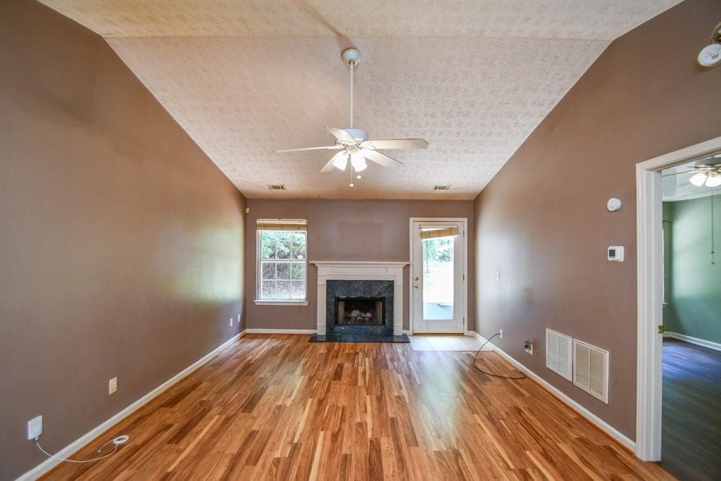 2 bedroom, 2 bathroom, 1,164 sq ft condominium for sale at 4012 Hidden Hollow Terrace A, Gainesville, GA 30506 — photo 9