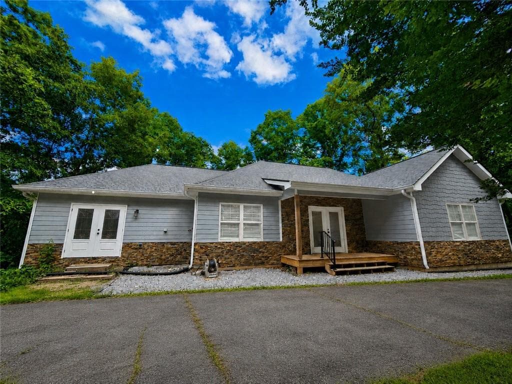 3 bedroom, 2 bathroom, 1,830 sq ft single family residence for sale at 330 Glenridge Drive, Cleveland, GA 30528
