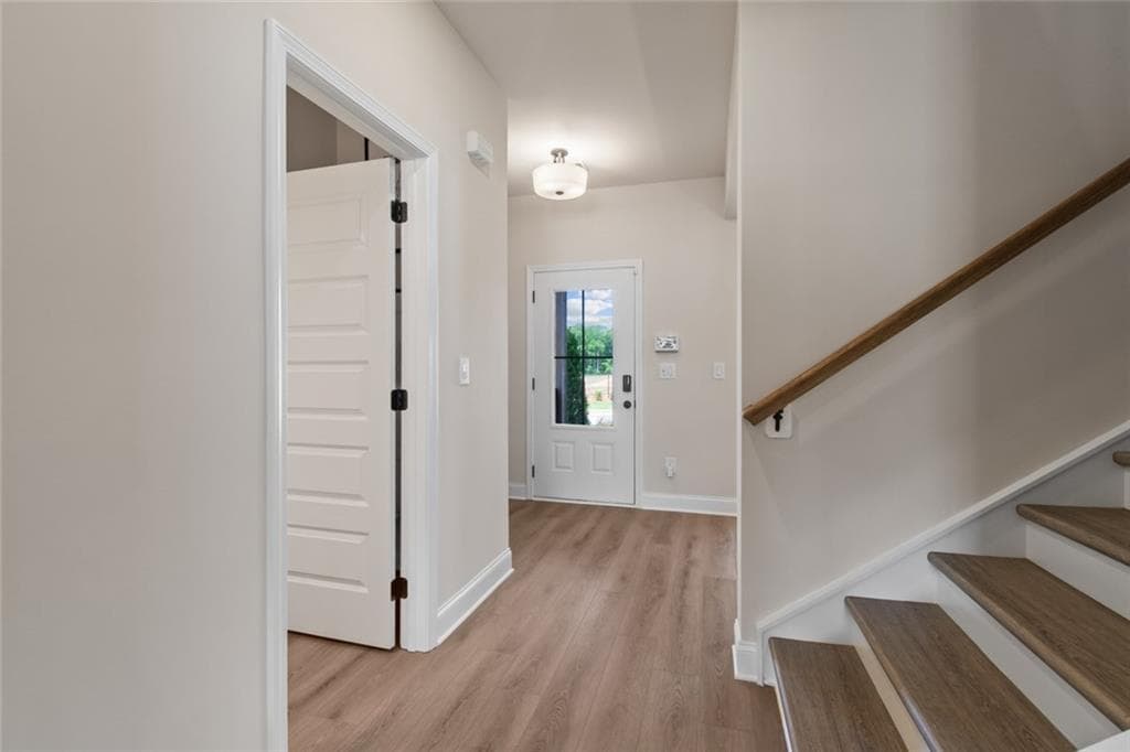 4 bedroom, 3 bathroom, 2,250 sq ft single family residence under contract at 3789 Ivy Cottage Drive, Snellville, GA 30039 — photo 4