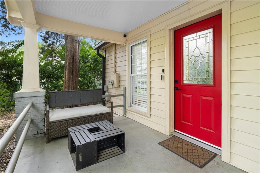 2 bedroom, 1 bathroom single family residence for rent at 1634 Tallulah Street, Atlanta, GA 30318 for $2,500 a month — photo 4