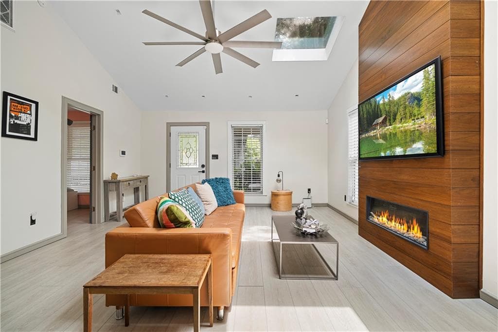 2 bedroom, 1 bathroom single family residence for rent at 1634 Tallulah Street, Atlanta, GA 30318 for $2,500 a month — photo 8