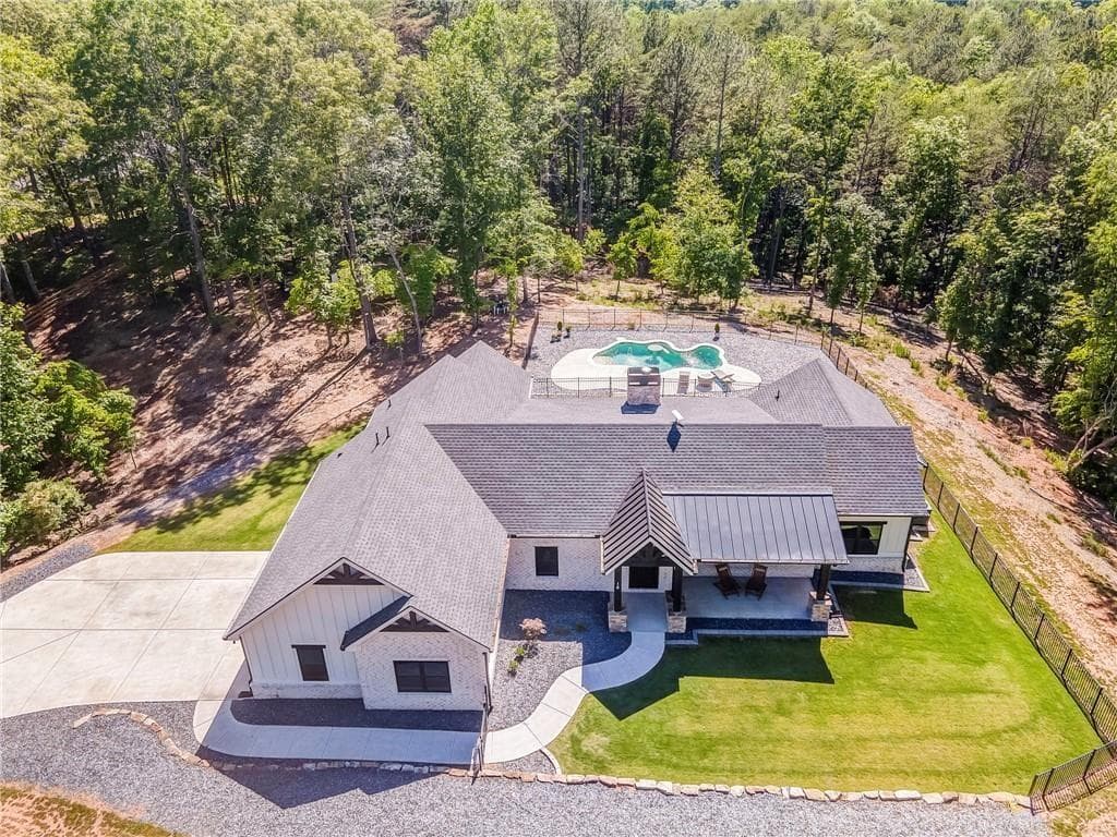 3 bedroom, 3 bathroom, 2,115 sq ft single family residence under contract at 16 Mountain Creek Trail, Fairmount, GA 30139 — photo 2
