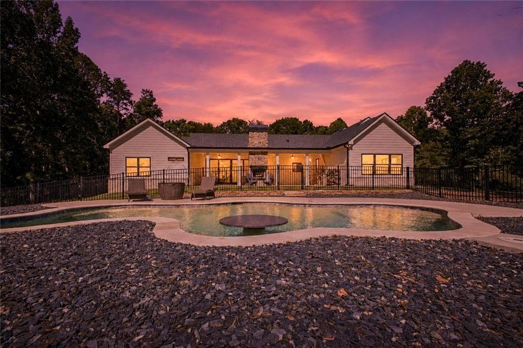 3 bedroom, 3 bathroom, 2,115 sq ft single family residence under contract at 16 Mountain Creek Trail, Fairmount, GA 30139 — photo 3