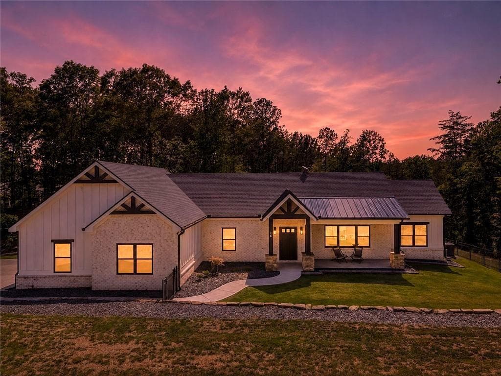 3 bedroom, 3 bathroom, 2,115 sq ft single family residence under contract at 16 Mountain Creek Trail, Fairmount, GA 30139 — photo 4