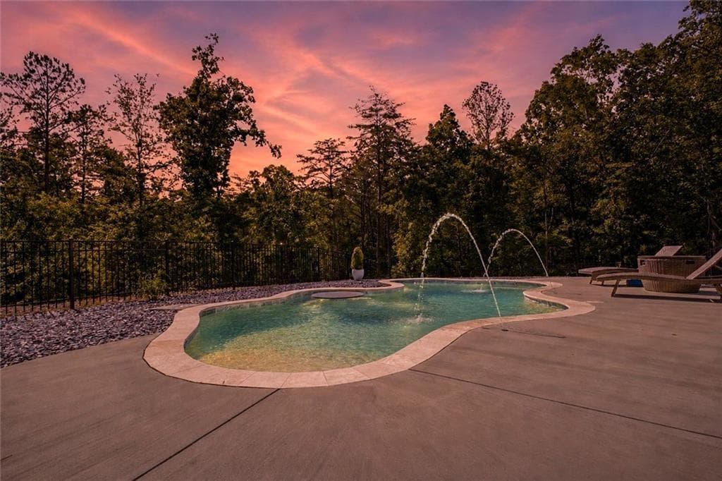 3 bedroom, 3 bathroom, 2,115 sq ft single family residence under contract at 16 Mountain Creek Trail, Fairmount, GA 30139 — photo 6