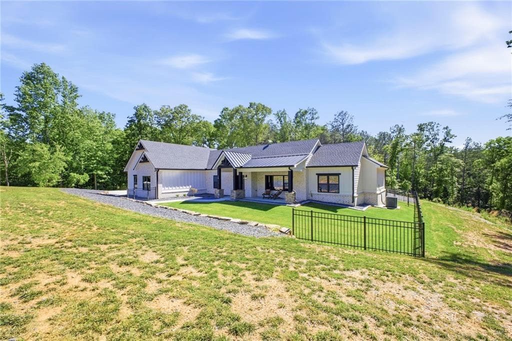 3 bedroom, 3 bathroom, 2,115 sq ft single family residence under contract at 16 Mountain Creek Trail, Fairmount, GA 30139 — photo 7