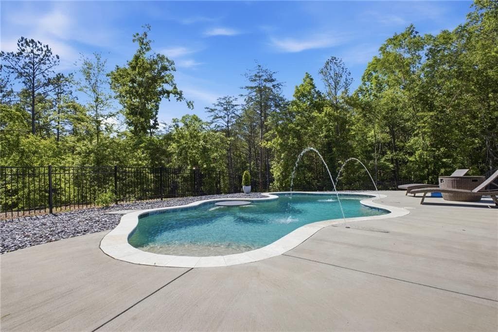 3 bedroom, 3 bathroom, 2,115 sq ft single family residence under contract at 16 Mountain Creek Trail, Fairmount, GA 30139 — photo 9