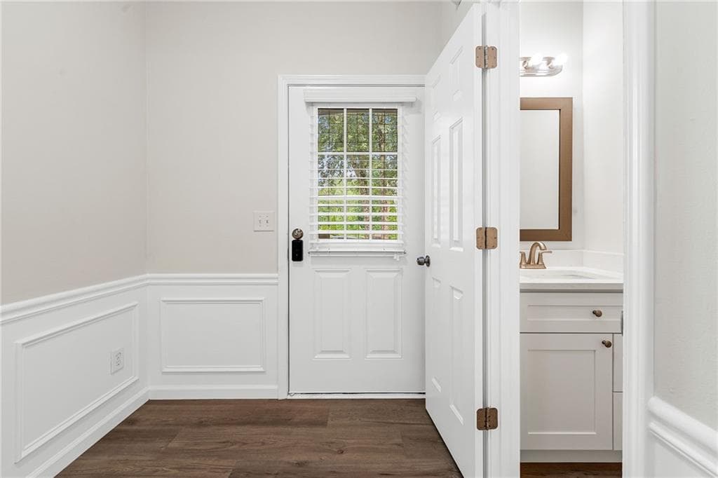 3 bedroom, 3 bathroom, 1,615 sq ft townhouse for rent at 2012 Hailston Drive, Duluth, GA 30097 for $2,200 a month — photo 4