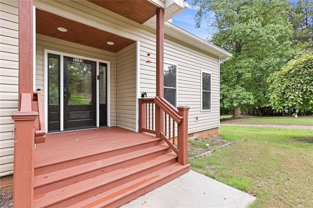 4 bedroom, 4 bathroom, 3,078 sq ft single family residence for sale at 5153 Smith Lane, Gainesville, GA 30506 — photo 2