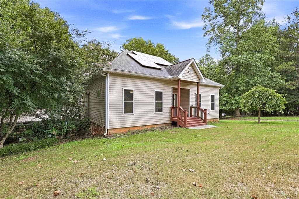 4 bedroom, 4 bathroom, 3,078 sq ft single family residence for sale at 5153 Smith Lane, Gainesville, GA 30506 — photo 4