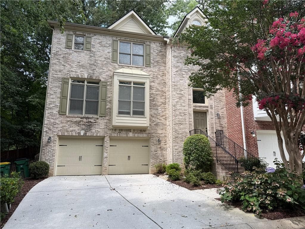4 bedroom, 4 bathroom, 2,492 sq ft townhouse for rent at 7256 Village Creek Trace, Atlanta, GA 30328 for $3,400 a month — photo 1 of 41