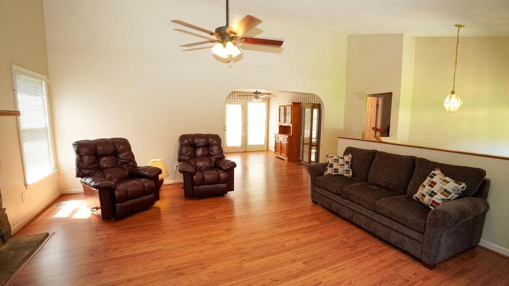 4 bedroom, 3 bathroom, 1,950 sq ft single family residence for sale at 18 Azalea Drive, Cartersville, GA 30121 — photo 4