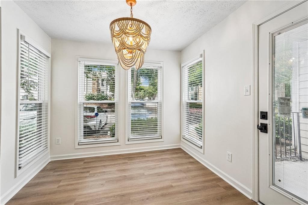 2 bedroom, 2 bathroom, 1,110 sq ft condominium for sale at 1001 Lake Pointe Circle, Roswell, GA 30075 — photo 8
