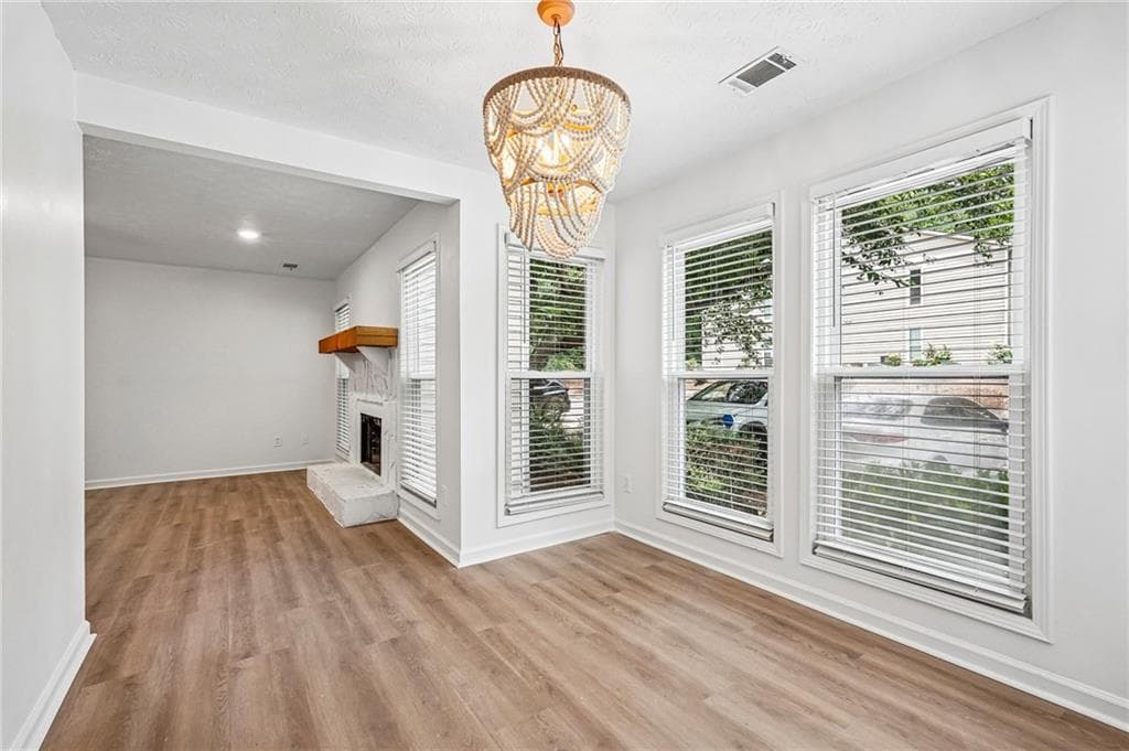 2 bedroom, 2 bathroom, 1,110 sq ft condominium for sale at 1001 Lake Pointe Circle, Roswell, GA 30075 — photo 9