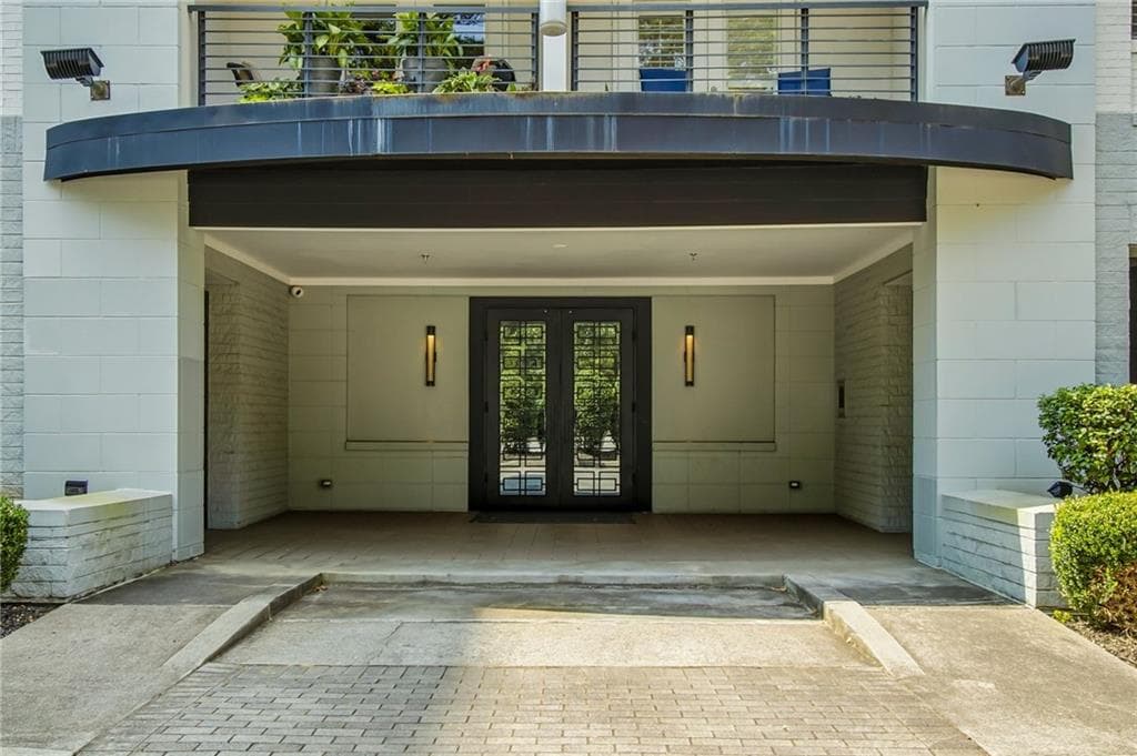 2 bedroom, 2 bathroom, 1,449 sq ft condominium for sale at 3655 Peachtree Road 401, Atlanta, GA 30319