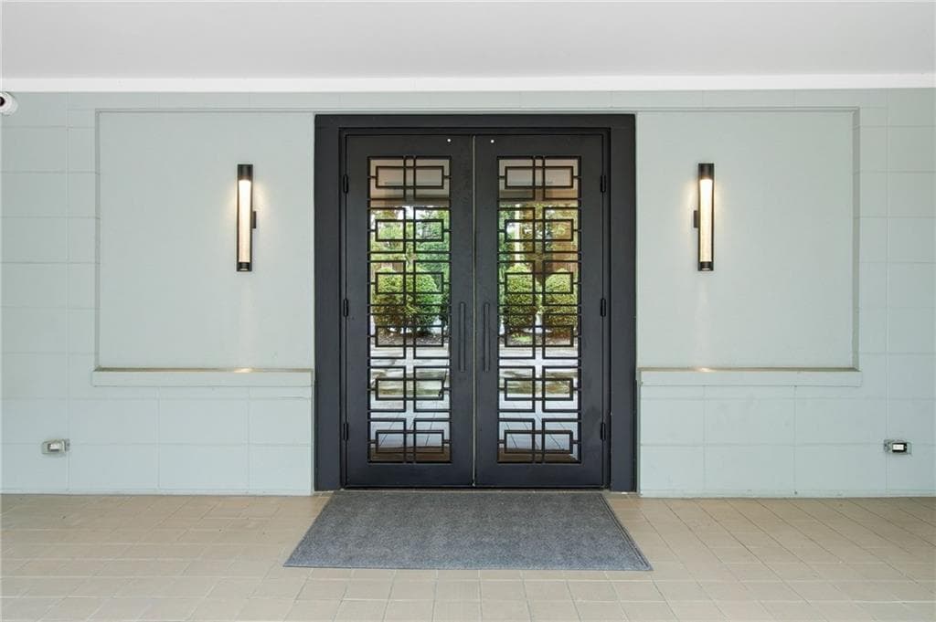 2 bedroom, 2 bathroom, 1,449 sq ft condominium for sale at 3655 Peachtree Road 401, Atlanta, GA 30319 — photo 4