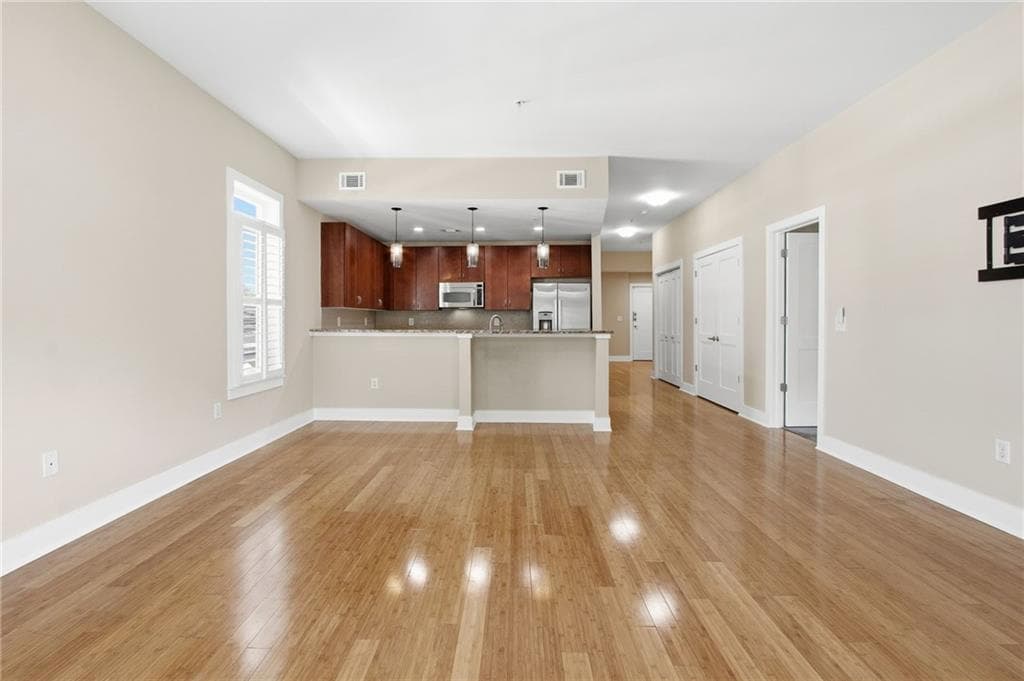 2 bedroom, 2 bathroom, 1,449 sq ft condominium for sale at 3655 Peachtree Road 401, Atlanta, GA 30319 — photo 7