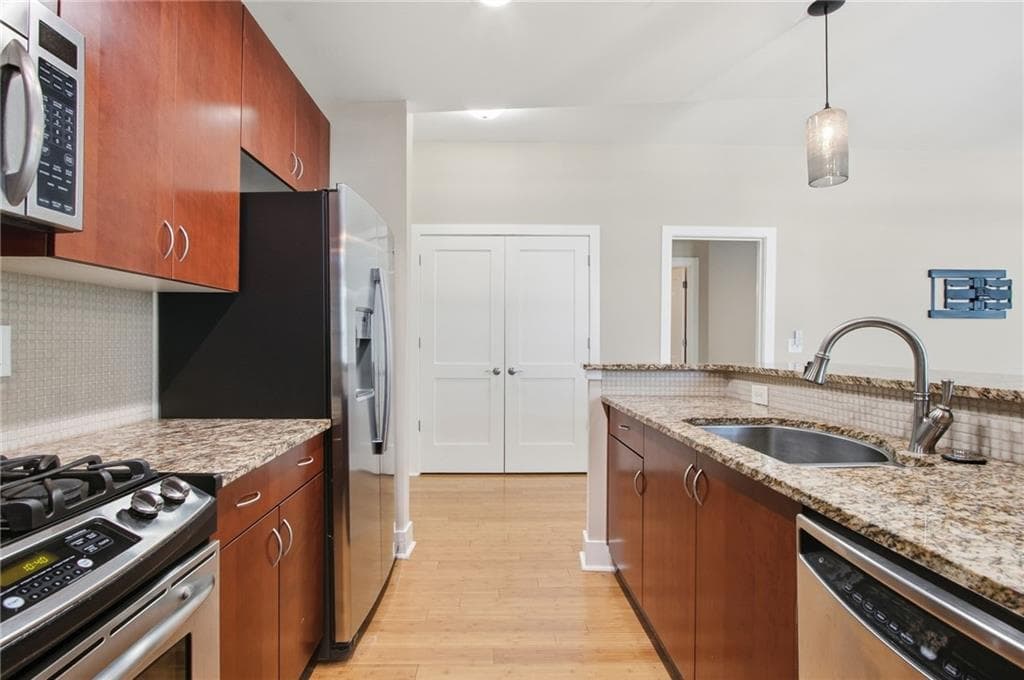 2 bedroom, 2 bathroom, 1,449 sq ft condominium for sale at 3655 Peachtree Road 401, Atlanta, GA 30319 — photo 10