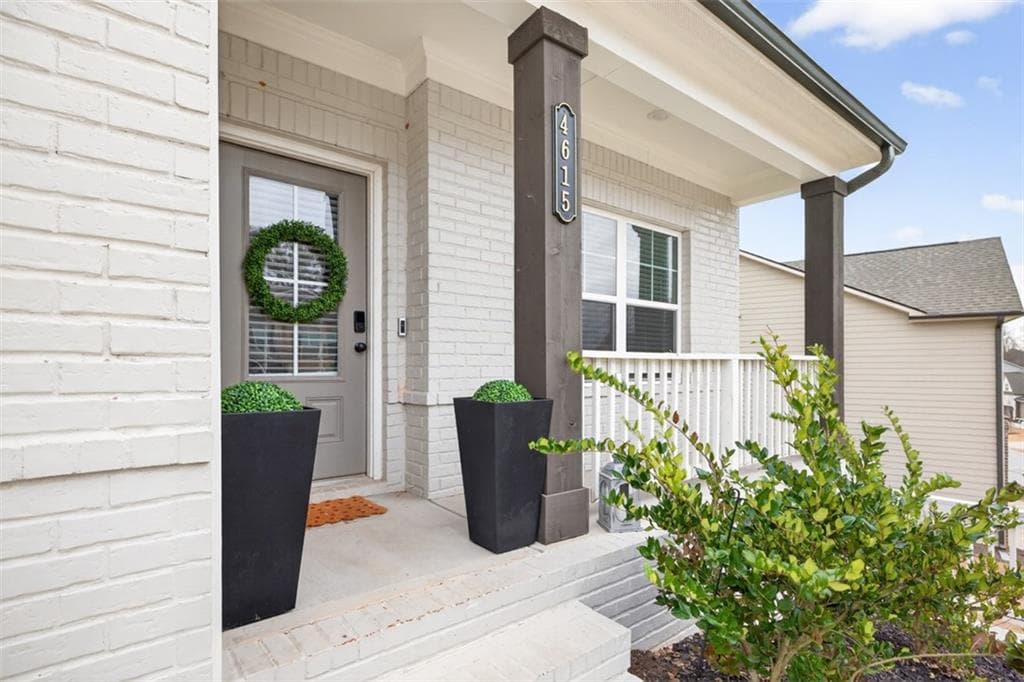 4 bedroom, 3 bathroom, 2,687 sq ft single family residence for sale at 4615 Silver Oak Drive, Gainesville, GA 30504 — photo 4