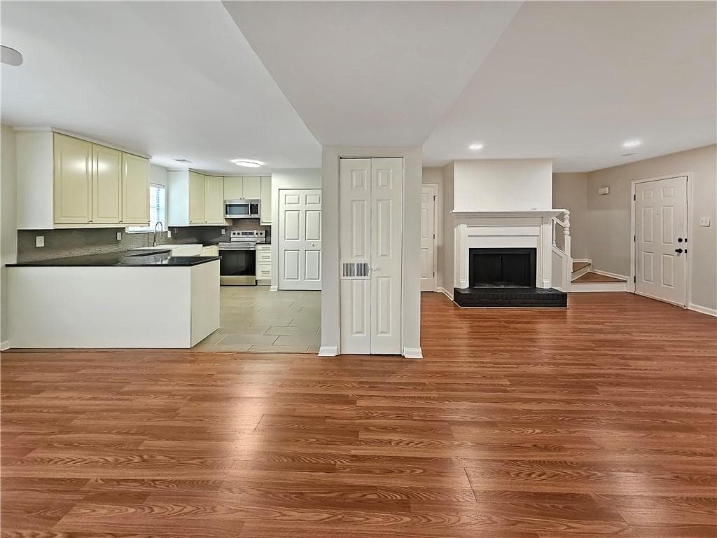 2 bedroom, 3 bathroom, 1,400 sq ft townhouse for rent at 5158 Afton Way, Smyrna, GA 30080 for $2,400 a month — photo 6