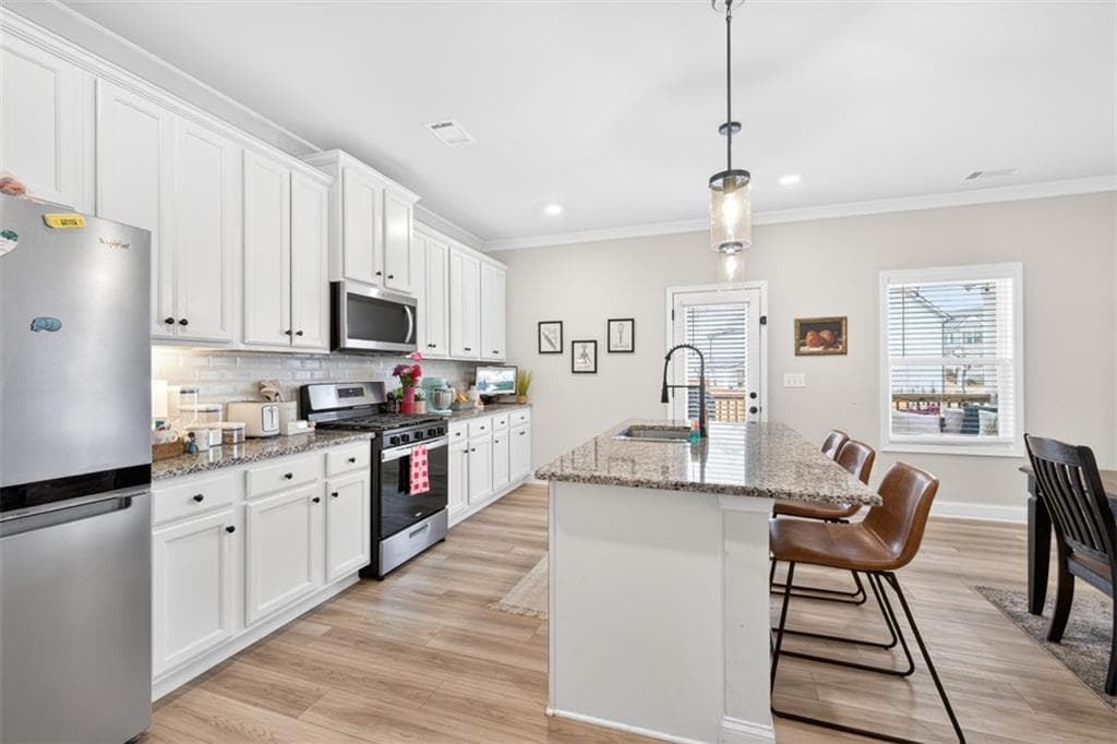 4 bedroom, 3 bathroom, 2,687 sq ft single family residence for sale at 4615 Silver Oak Drive, Gainesville, GA 30504 — photo 9