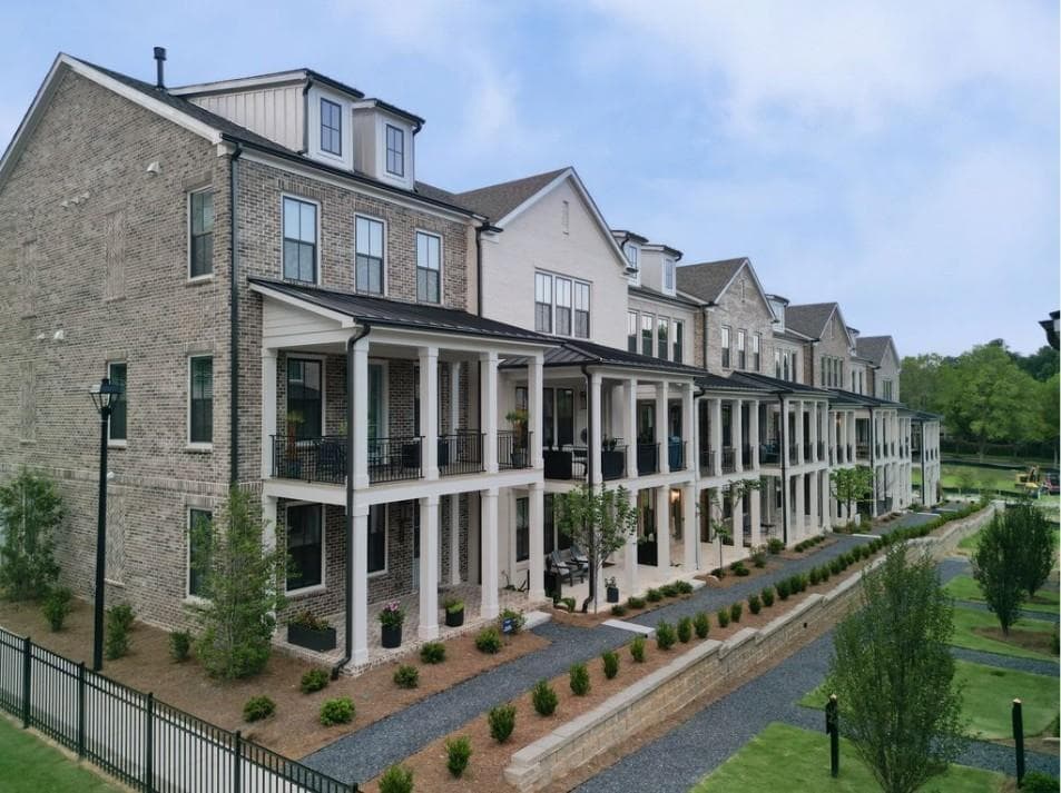 4 bedroom, 4 bathroom, 2,767 sq ft townhouse for sale at 2207 Wexford Drive 42, Brookhaven, GA 30319 — photo 4