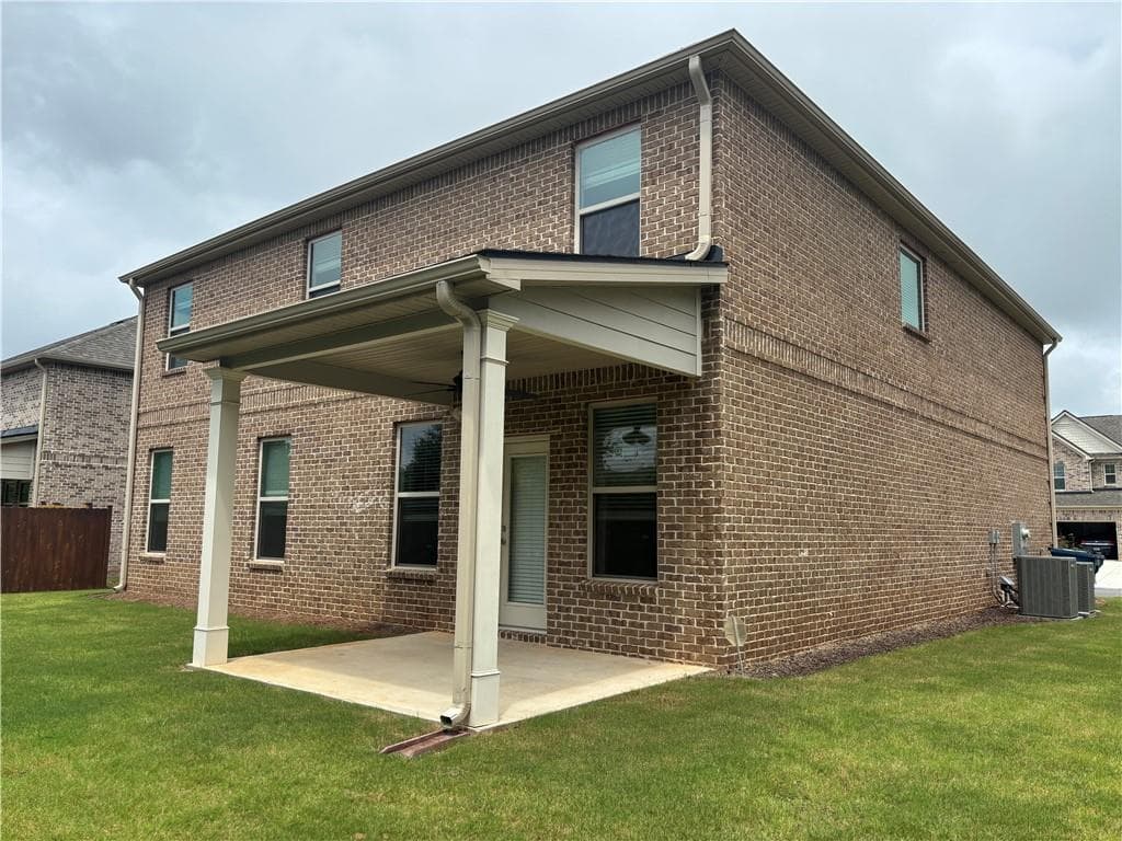 5 bedroom, 3 bathroom, 3,279 sq ft single family residence for rent at 2166 Cadenza Circle, Dacula, GA 30019 for $2,600 a month — photo 2
