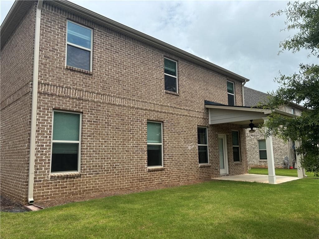 5 bedroom, 3 bathroom, 3,279 sq ft single family residence for rent at 2166 Cadenza Circle, Dacula, GA 30019 for $2,600 a month — photo 3
