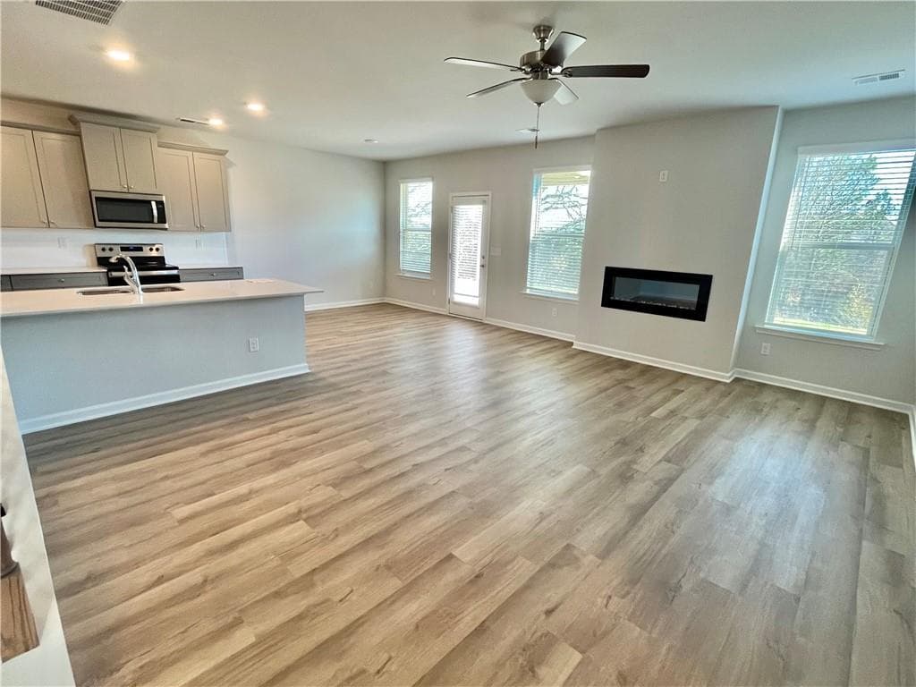 5 bedroom, 3 bathroom, 3,279 sq ft single family residence for rent at 2166 Cadenza Circle, Dacula, GA 30019 for $2,600 a month — photo 5