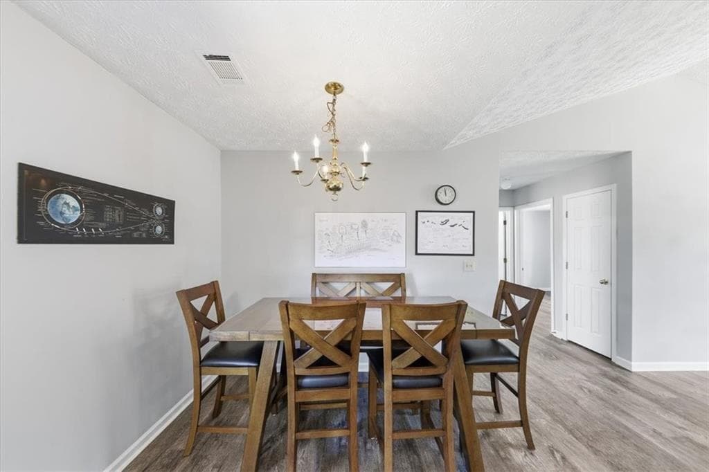 3 bedroom, 2 bathroom, 1,196 sq ft single family residence under contract at 133 Carols Lane, Locust Grove, GA 30248 — photo 4