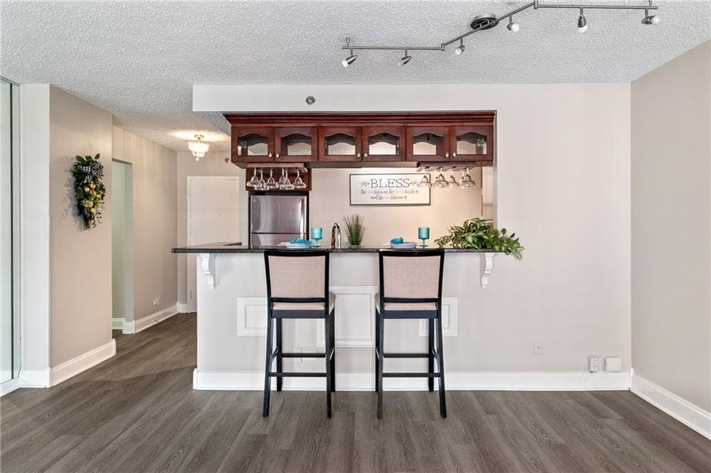 2 bedroom, 1 bathroom, 992 sq ft condominium for rent at 620 Peachtree Street 911, Atlanta, GA 30308 for $2,300 a month — photo 8