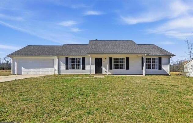 3 bedroom, 2 bathroom, 1,196 sq ft single family residence under contract at 133 Carols Lane, Locust Grove, GA 30248