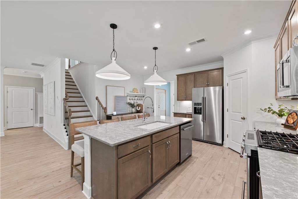 4 bedroom, 3 bathroom, 2,622 sq ft single family residence under contract at 6082 Marigold Way, Atlanta, GA 30349 — photo 6