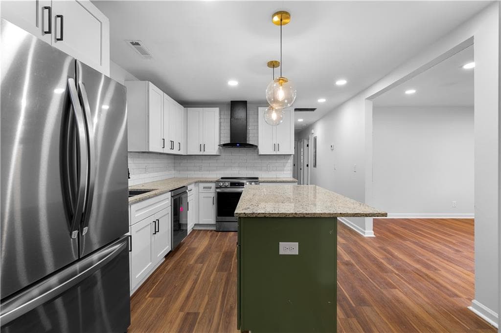 3 bedroom, 2 bathroom, 1,252 sq ft single family residence for sale at 5270 Longmeadow Lane, Atlanta, GA 30349 — photo 2