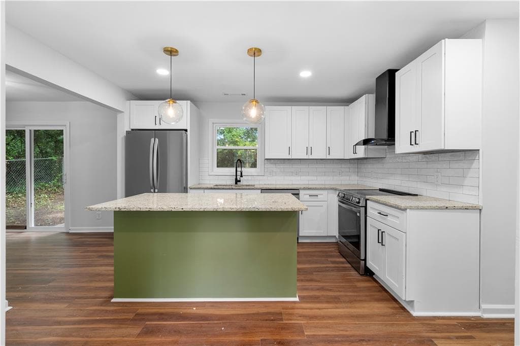3 bedroom, 2 bathroom, 1,252 sq ft single family residence for sale at 5270 Longmeadow Lane, Atlanta, GA 30349 — photo 3