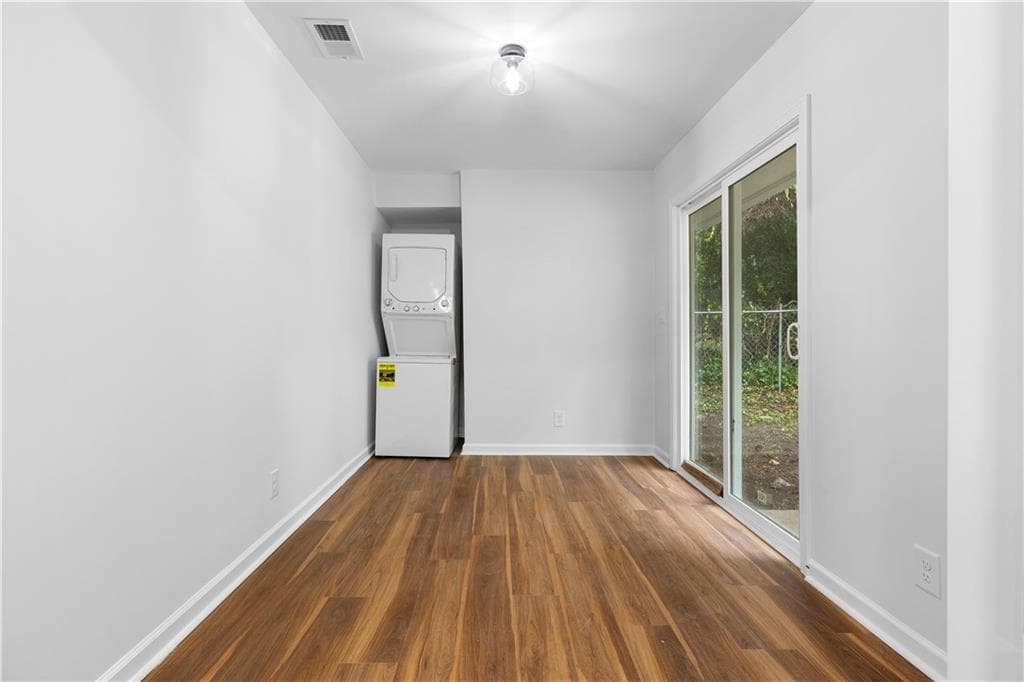 3 bedroom, 2 bathroom, 1,252 sq ft single family residence for sale at 5270 Longmeadow Lane, Atlanta, GA 30349 — photo 9