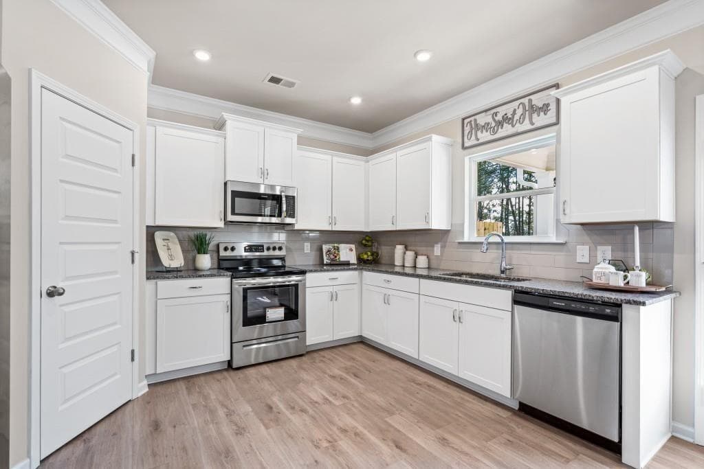 3 bedroom, 3 bathroom, 1,627 sq ft townhouse under contract at 204 Everton Drive 2, Woodstock, GA 30188 — photo 8