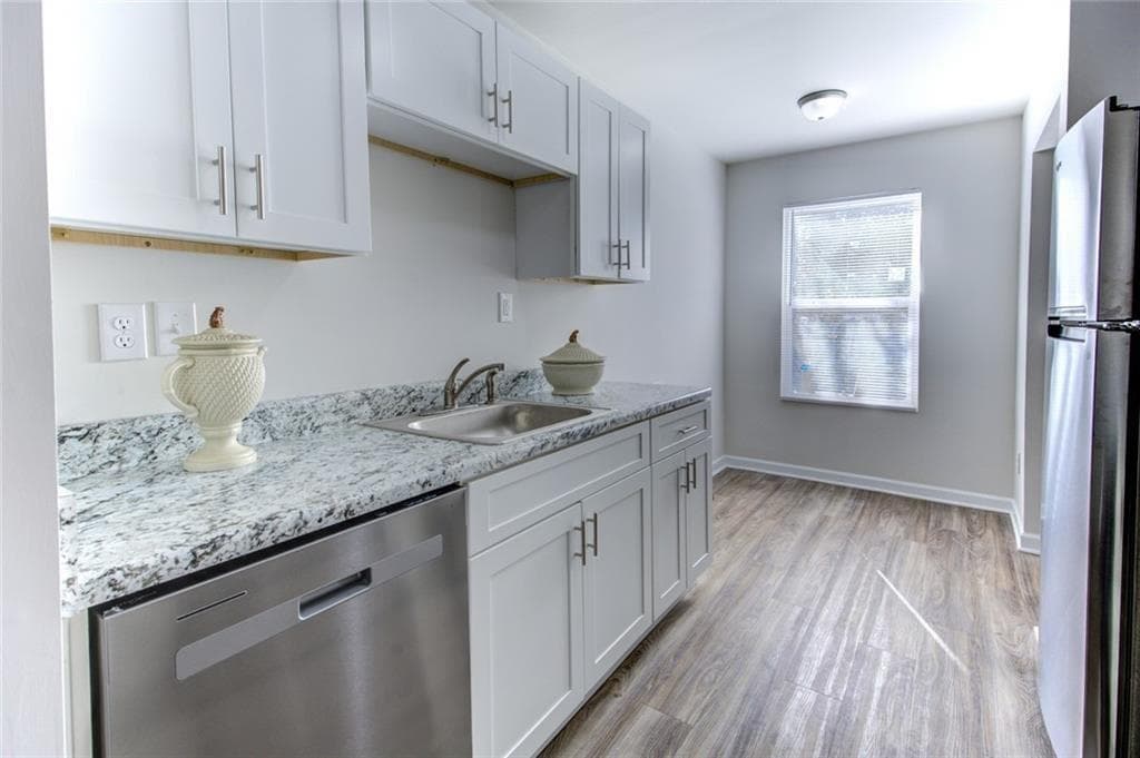 2 bedroom, 2 bathroom, 1,146 sq ft condominium for sale at 2340 Beaver Ruin Road 15, Norcross, GA 30071 — photo 4