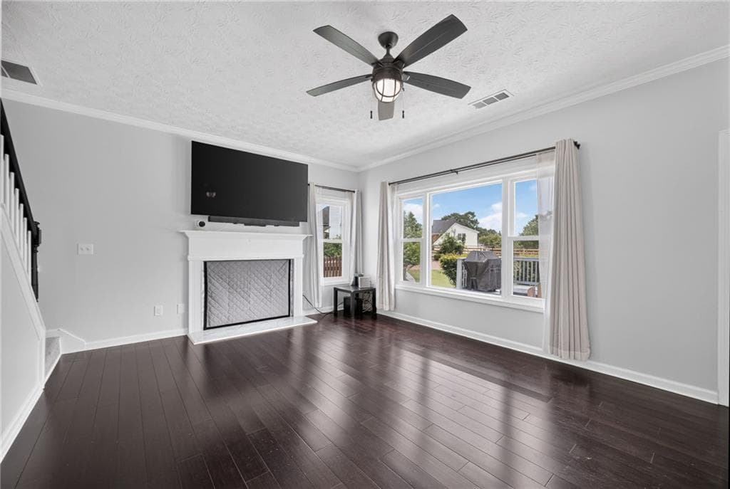 4 bedroom, 3 bathroom, 2,486 sq ft single family residence for sale at 2990 Meadow Gate Way, Loganville, GA 30052 — photo 5