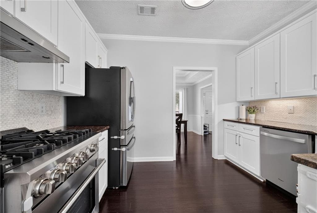 4 bedroom, 3 bathroom, 2,486 sq ft single family residence for sale at 2990 Meadow Gate Way, Loganville, GA 30052 — photo 9