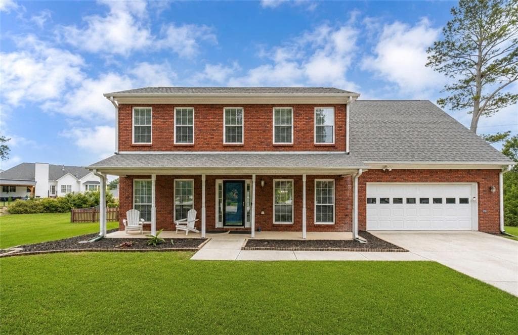 4 bedroom, 3 bathroom, 2,486 sq ft single family residence for sale at 2990 Meadow Gate Way, Loganville, GA 30052