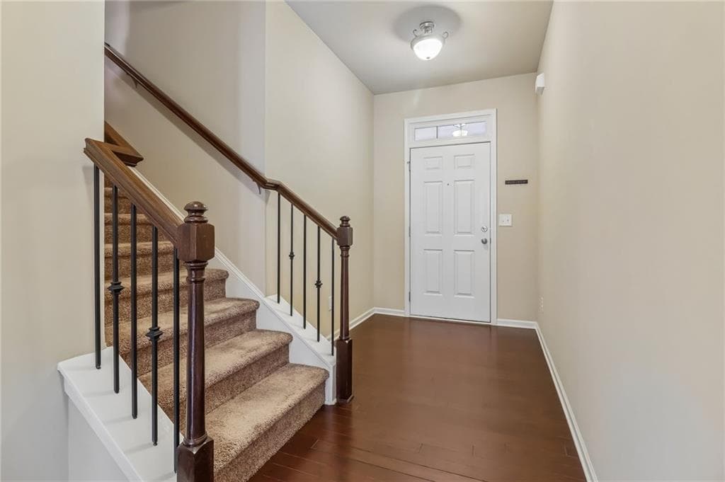 3 bedroom, 3 bathroom, 1,868 sq ft townhouse for sale at 55 Grampian Way, Marietta, GA 30008 — photo 6