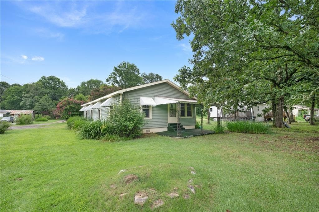 3 bedroom, 1 bathroom, 1,170 sq ft single family residence for sale at 154 County Line Road, Plainville, GA 30733 — photo 5