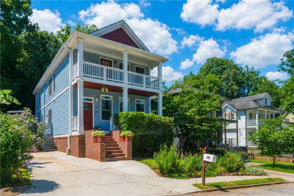 4 bedroom, 4 bathroom, 2,320 sq ft single family residence under contract at 183 Vanira Avenue, Atlanta, GA 30315
