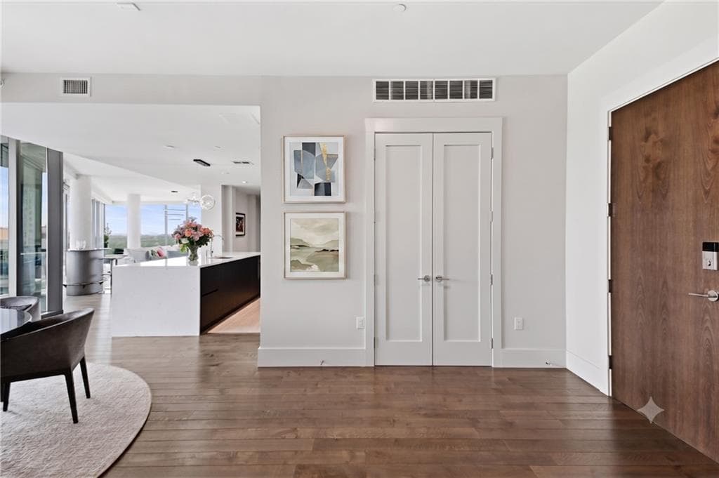 3 bedroom, 4 bathroom, 3,290 sq ft condominium for sale at 3107 Peachtree Road 1001, Atlanta, GA 30305 — photo 7