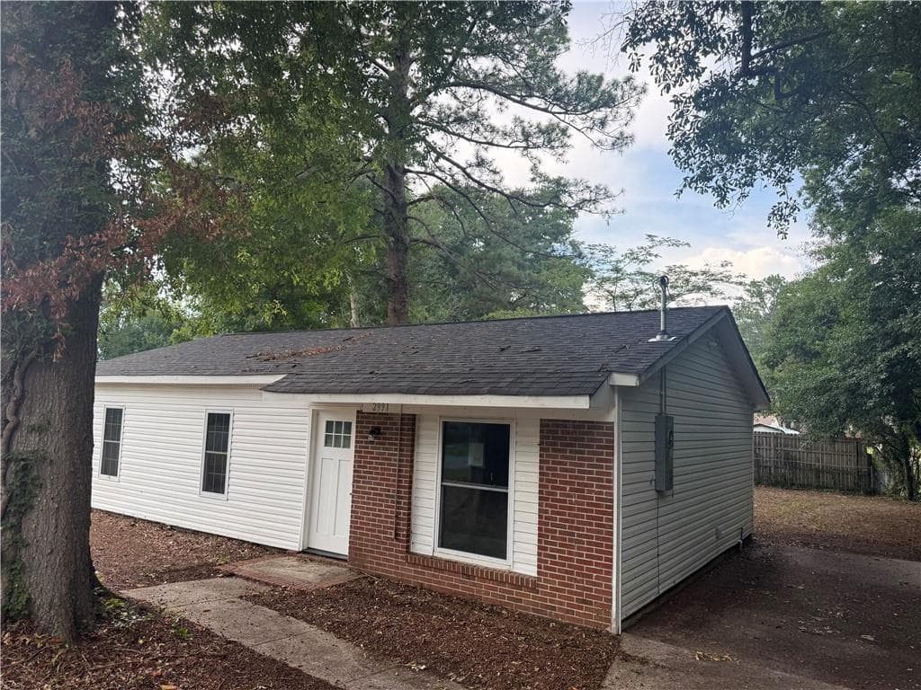 3 bedroom, 2 bathroom, 1,000 sq ft single family residence for sale at 2991 Deeb Drive, Macon, GA 31206 — photo 2